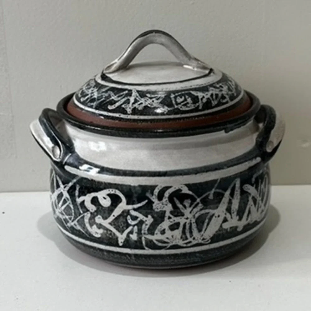 Studio Pottery Sgraffito Terracotta Lidded Bean Cookie Jar Dish Signed